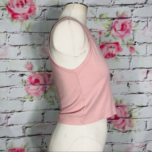 🔥5/25 sale🔥 KISS one halter tank top - Picture 2 of 8